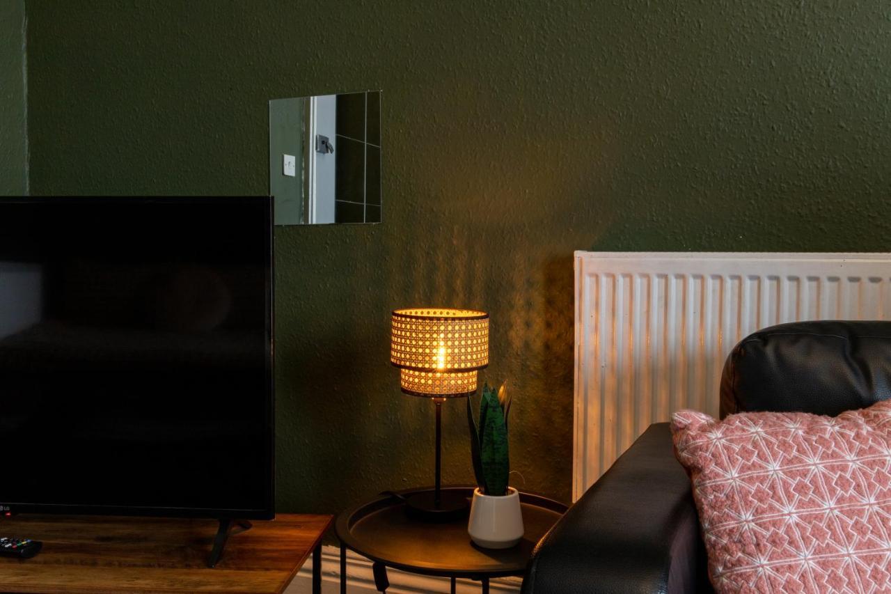 Digbeth City Centre Apartment Sleeps 12 Opposite Coach Station เบอร์มิงแฮม ภายนอก รูปภาพ