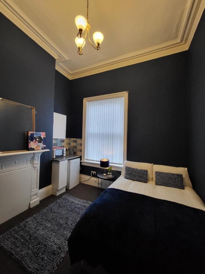 Digbeth City Centre Apartment Sleeps 12 Opposite Coach Station เบอร์มิงแฮม ภายนอก รูปภาพ