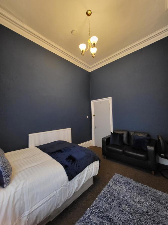 Digbeth City Centre Apartment Sleeps 12 Opposite Coach Station เบอร์มิงแฮม ภายนอก รูปภาพ