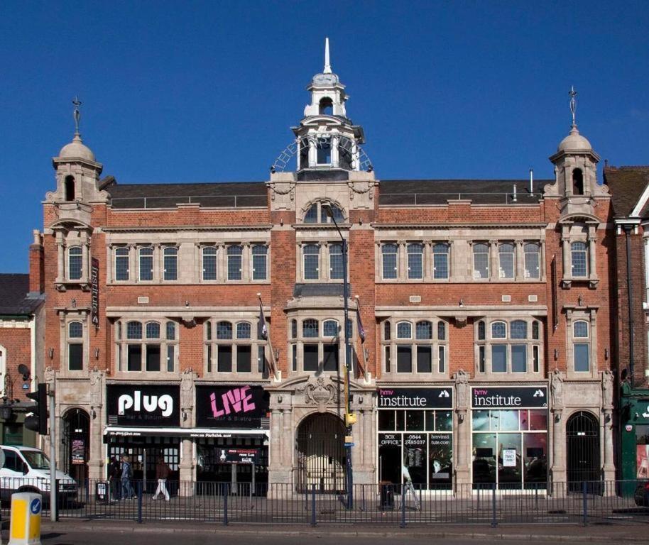 Digbeth City Centre Apartment Sleeps 12 Opposite Coach Station เบอร์มิงแฮม ภายนอก รูปภาพ