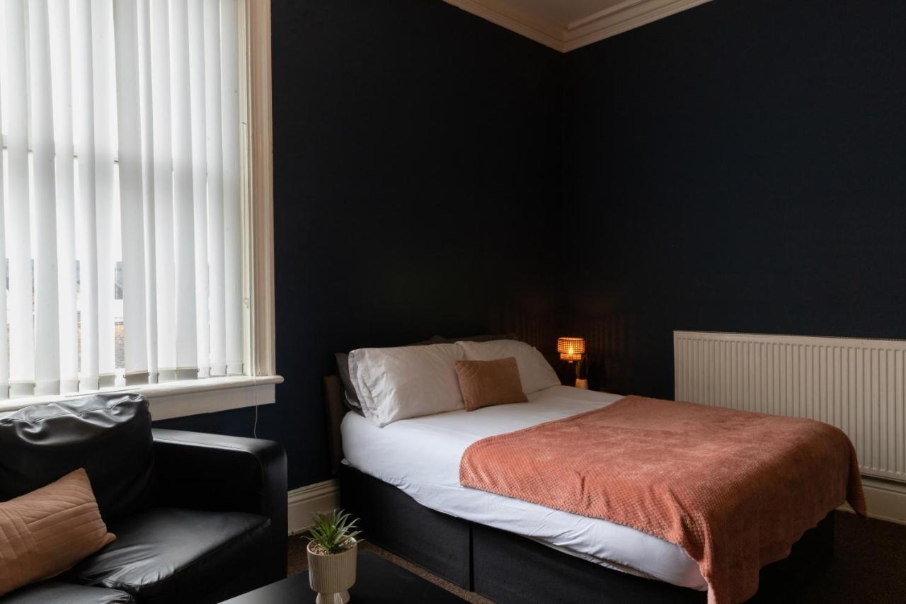 Digbeth City Centre Apartment Sleeps 12 Opposite Coach Station เบอร์มิงแฮม ภายนอก รูปภาพ